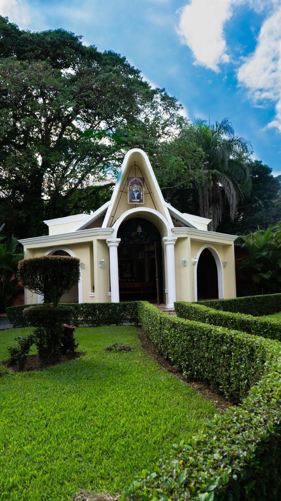 Guacamayos Hotel Bonao Exterior photo